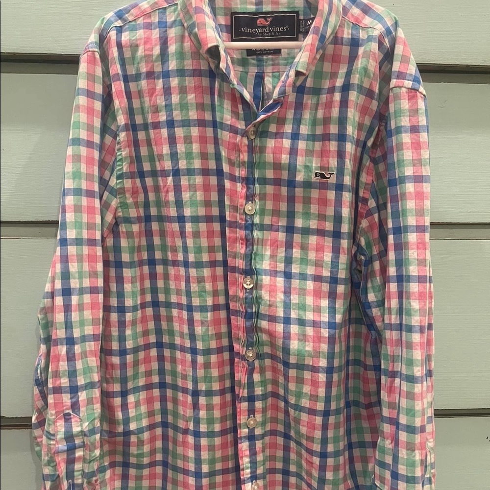 EUC Vineyard Vines Button Down
